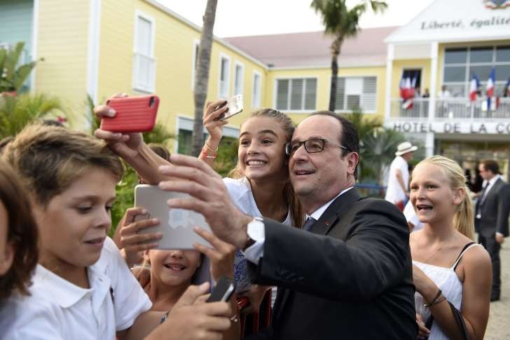 Francois Hollande visits Cuba - ảnh 1